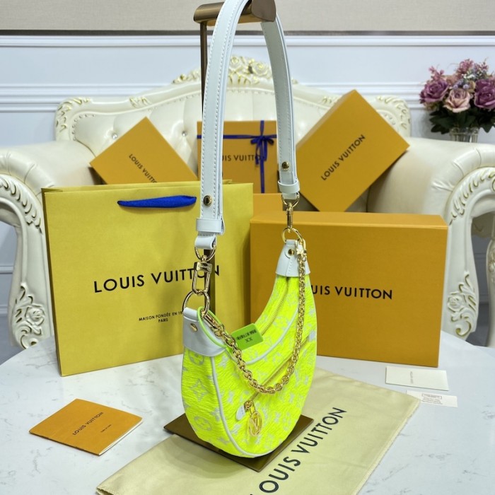 l**is V*t*n monogram velvet loop bag lv m81484