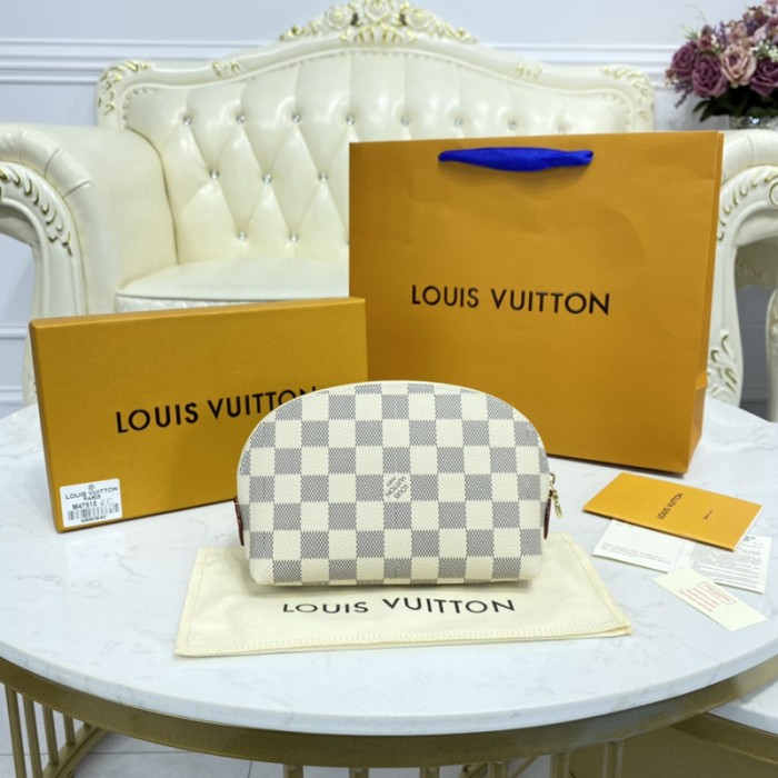 l**is V*t*n cosmetic pouch pm lv n60024