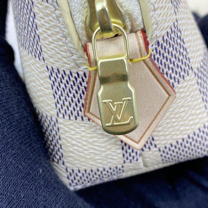 l**is V*t*n cosmetic pouch pm lv n60024