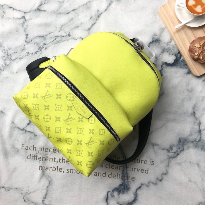 LV Monogram Discovery Backpack PM M30238