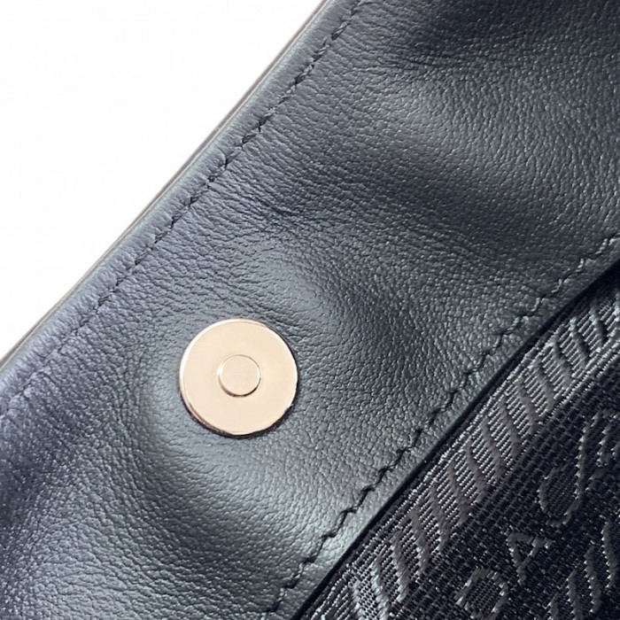 Pra*a cleo brushed leather shoulder bag black