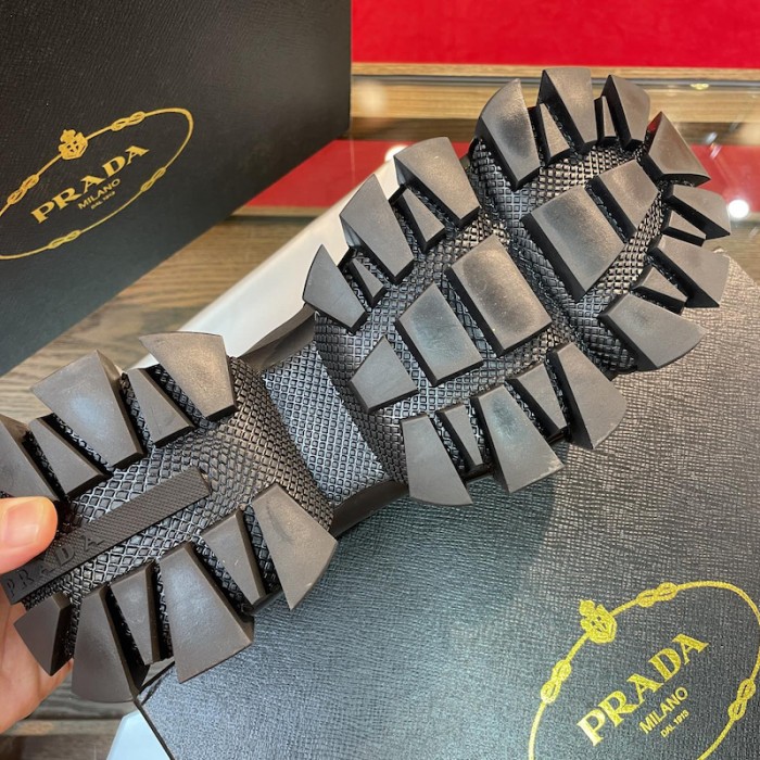 Pra*a cloudbust thunder sneakers black