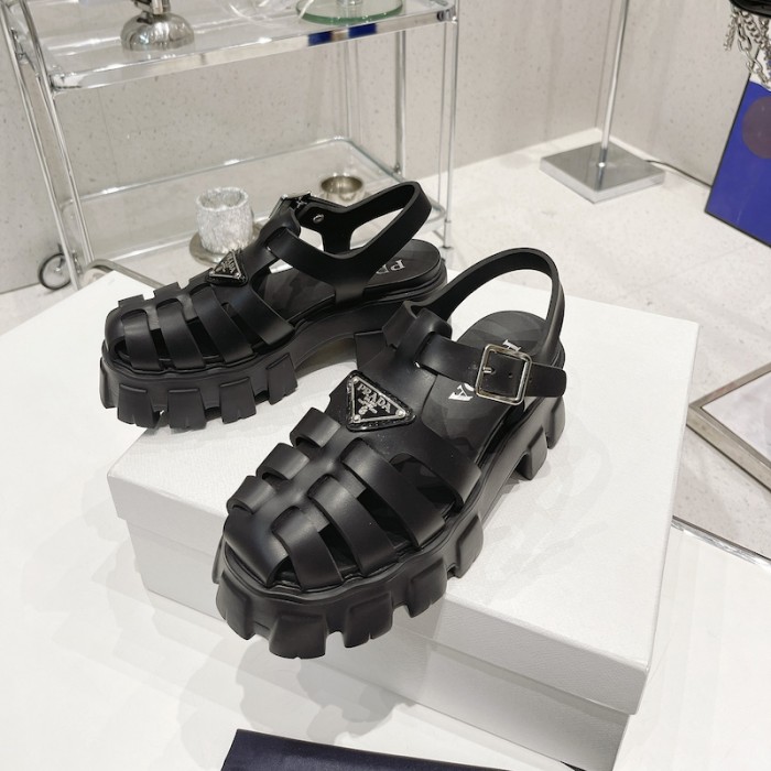 Pra*a women foam rubber sandals black