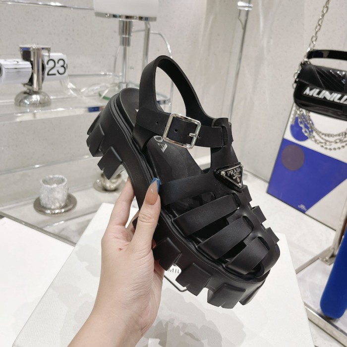 Pra*a women foam rubber sandals black