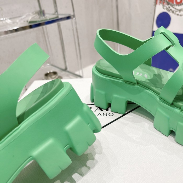 Pra*a women foam rubber sandals green