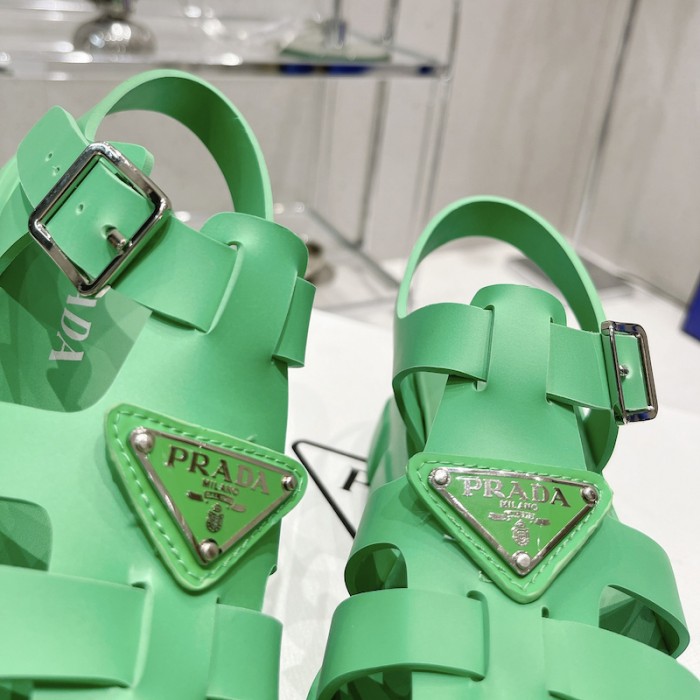 Pra*a women foam rubber sandals green