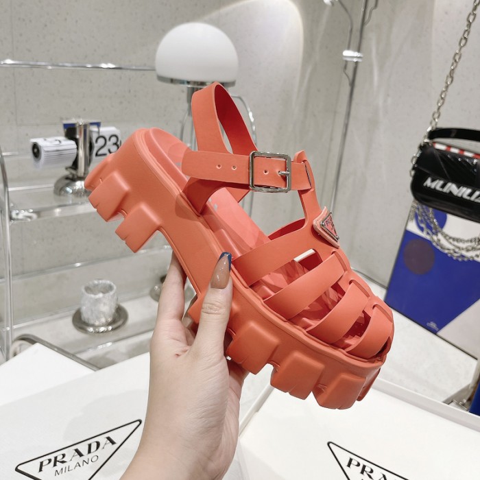 Pra*a women foam rubber sandals pink
