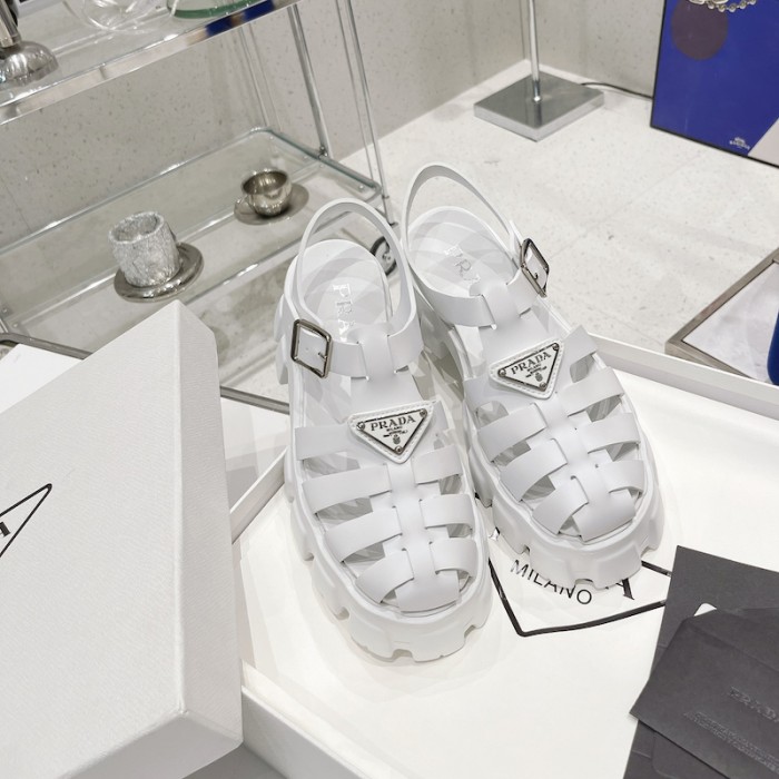 Pra*a women foam rubber sandals white