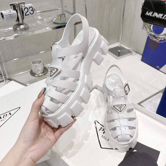 Pra*a women foam rubber sandals white
