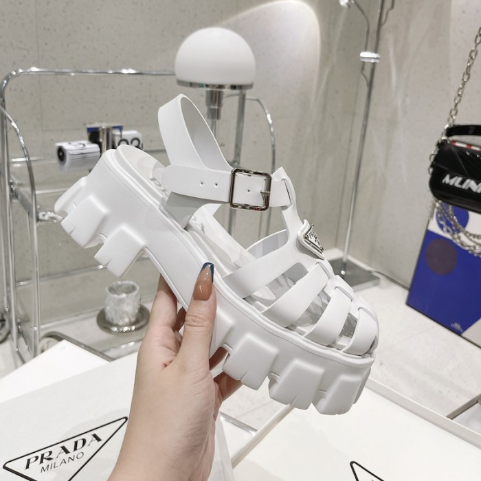 Pra*a women foam rubber sandals white