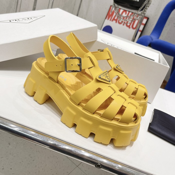 Pra*a women foam rubber sandals yellow