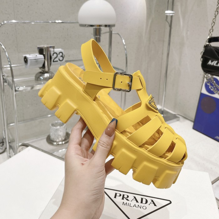 Pra*a women foam rubber sandals yellow