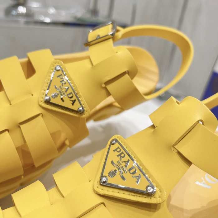 Pra*a women foam rubber sandals yellow