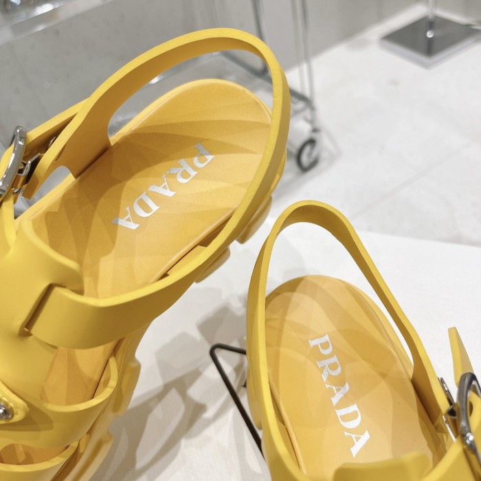 Pra*a women foam rubber sandals yellow