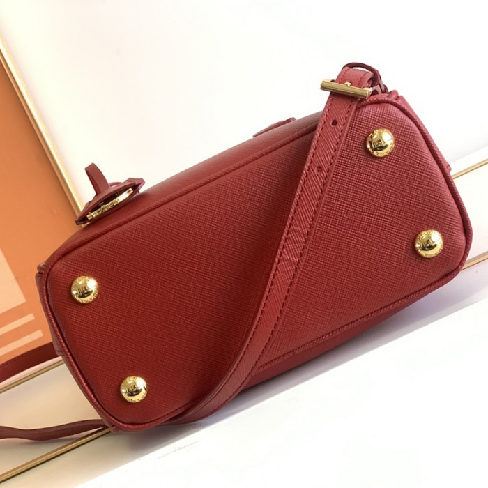 Pra*a galleria saffiano leather mini bag red