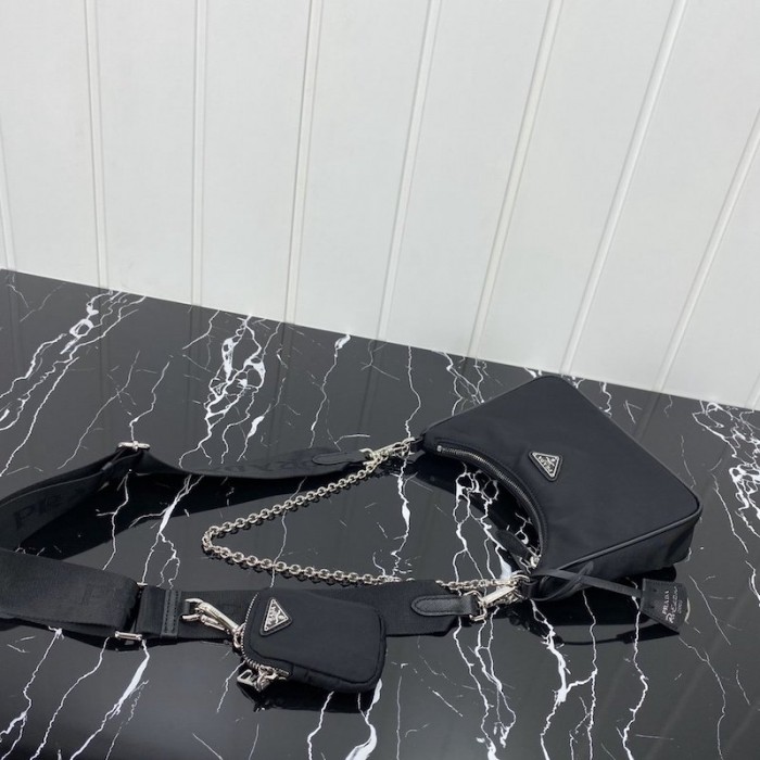 Pra*a re-edition 2005 nylon shoulder bag black