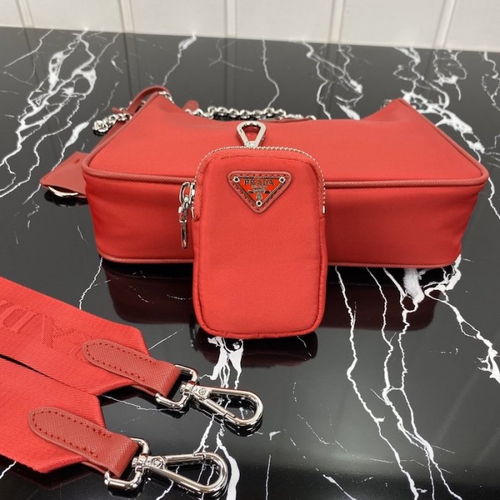 Pra*a re-edition 2005 nylon shoulder bag red