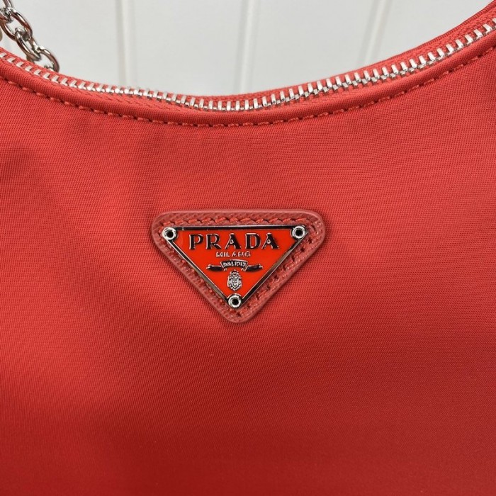 Pra*a re-edition 2005 nylon shoulder bag red