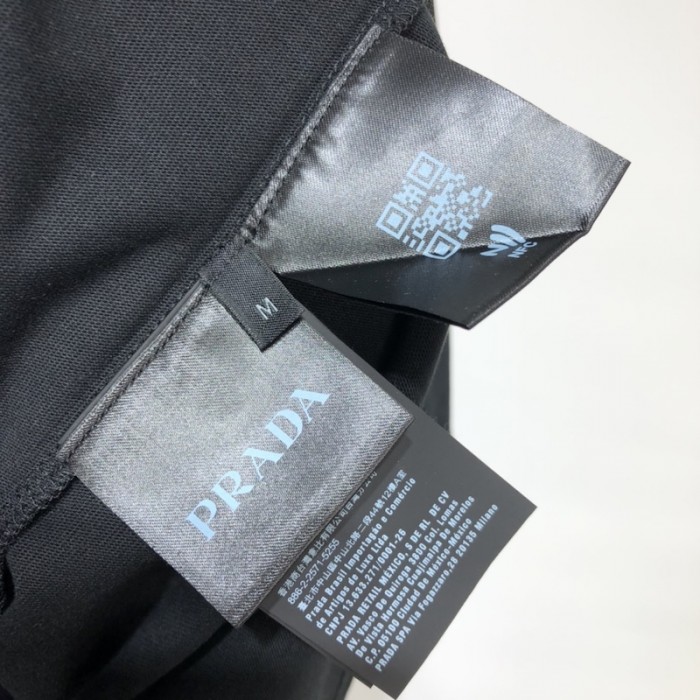 Pra*a triangle-logo jersey t-shirt black