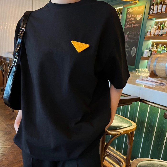 Pra*a triangle-logo jersey t-shirt black