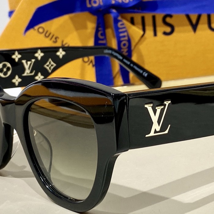 l**is V*t*n napali sunglasses z1460w