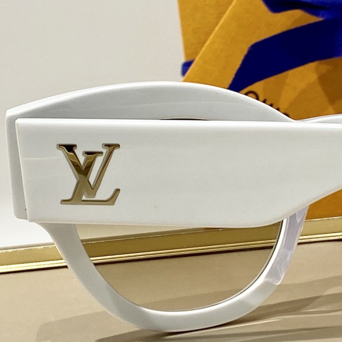 l**is V*t*n napali sunglasses z1460e