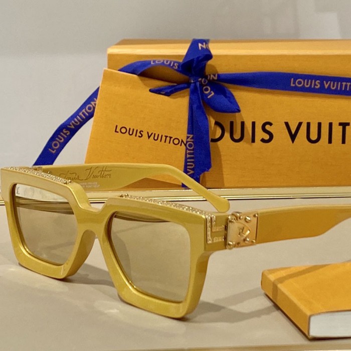 l**is V*t*n 1.1 millionaires sunglasses z1486e