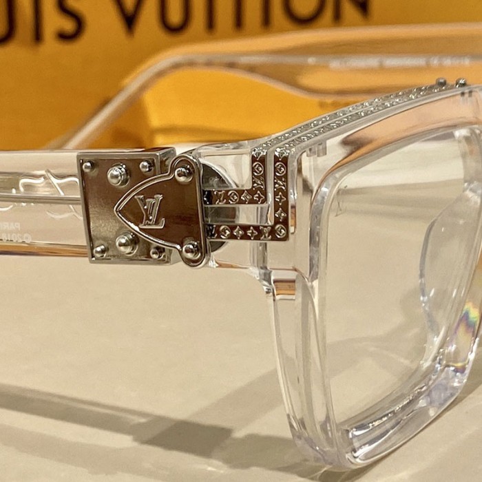 l**is V*t*n 1.1 millionaires sunglasses z1488e