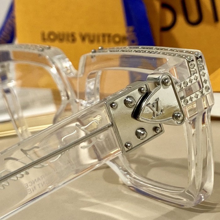 l**is V*t*n 1.1 millionaires sunglasses z1488e
