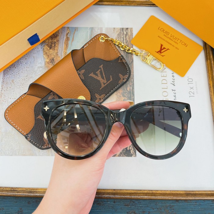 l**is V*t*n my monogram round sunglasses z1527w