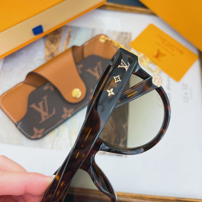 l**is V*t*n my monogram round sunglasses z1527w