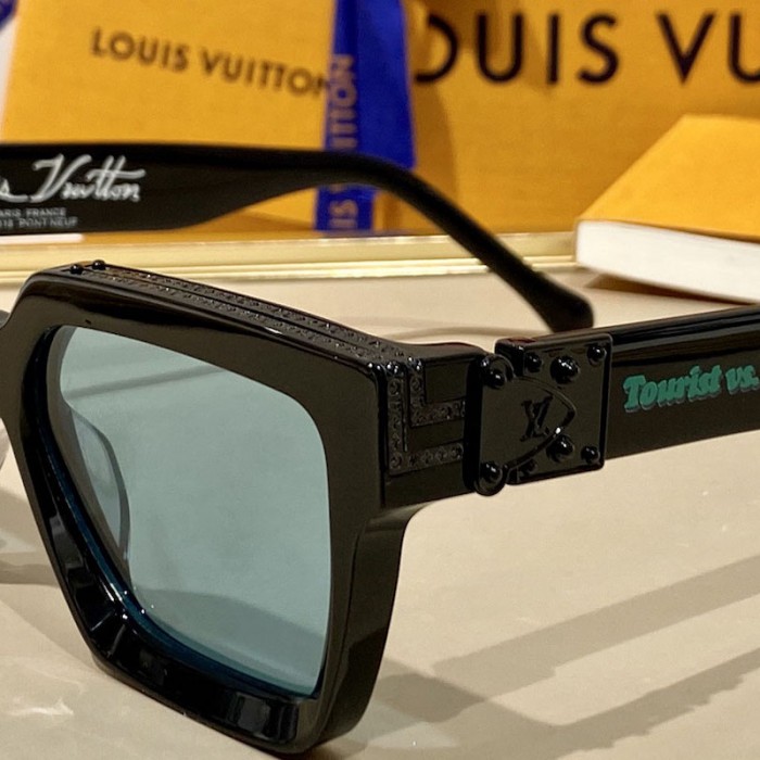 l**is V*t*n 1.1 millionaires sunglasses z1557e