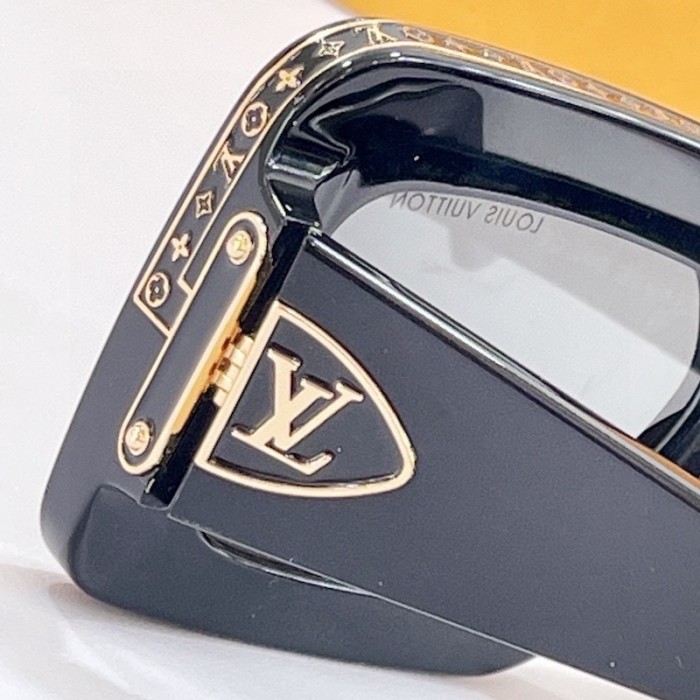 l**is V*t*n zillionaires sunglasses lv z1591e