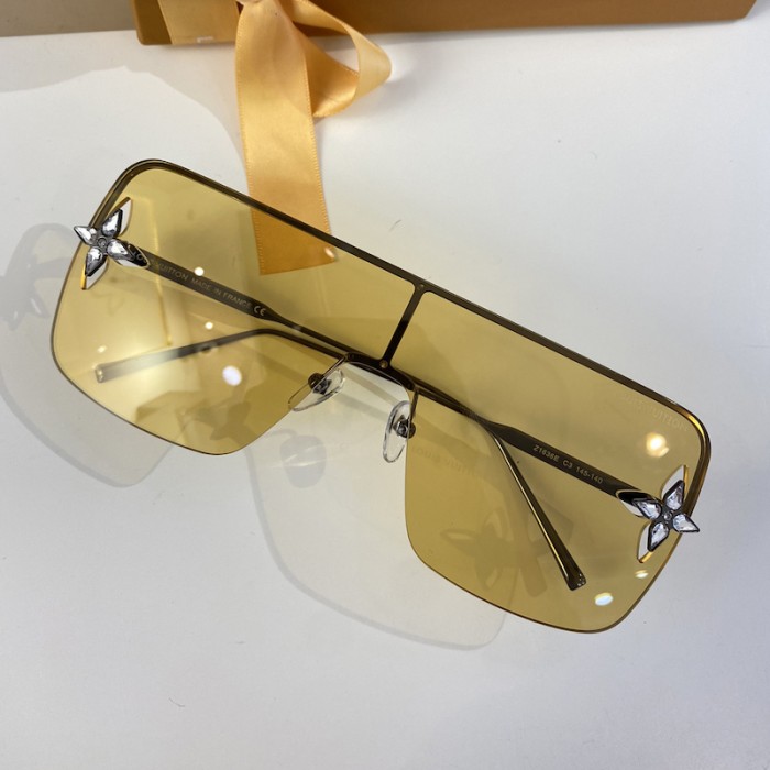 l**is V*t*n star light sunglasses z1645u