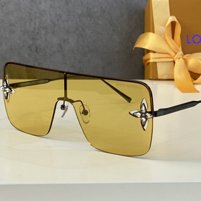 l**is V*t*n star light sunglasses z1645u