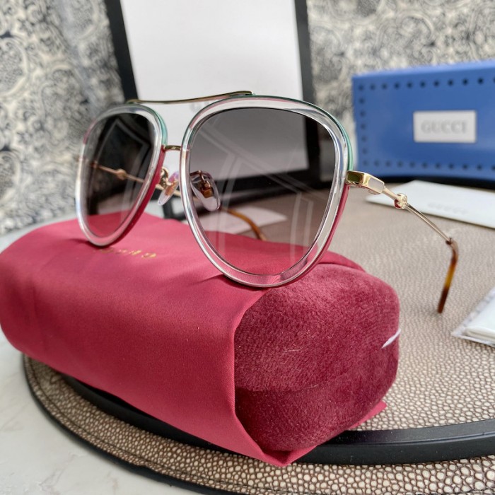 G*u*i aviator metal sunglasses clean