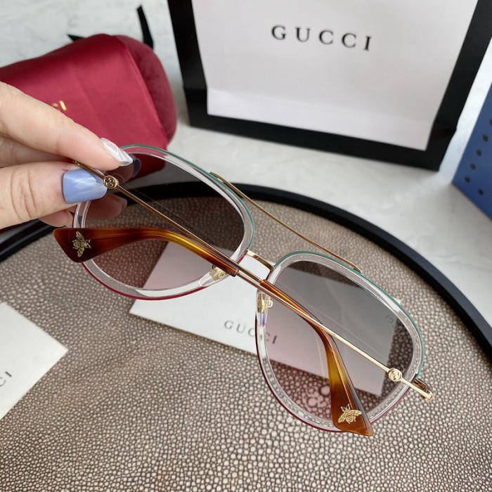 G*u*i aviator metal sunglasses clean
