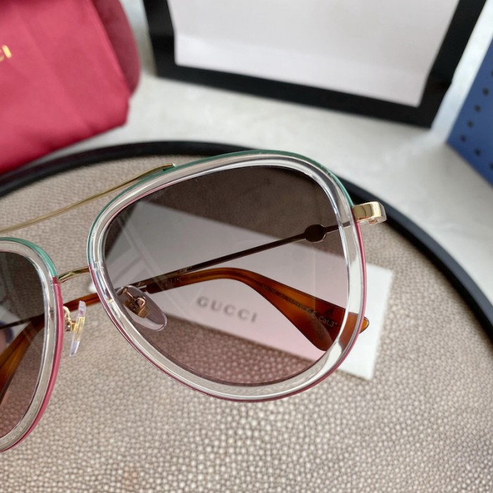 G*u*i aviator metal sunglasses clean