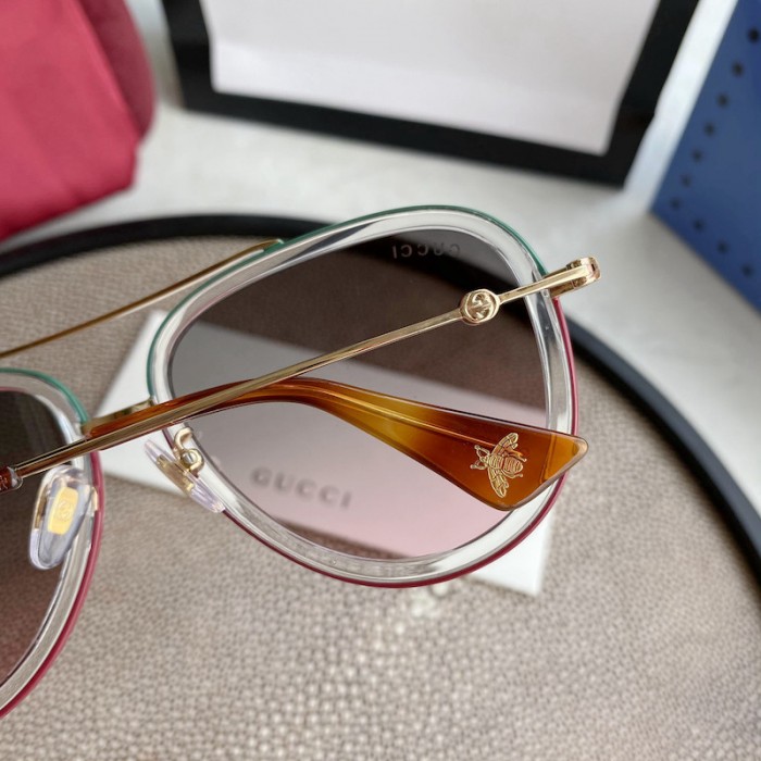 G*u*i aviator metal sunglasses clean