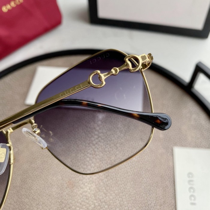 G*u*i square metal horsebit-temple sunglasses