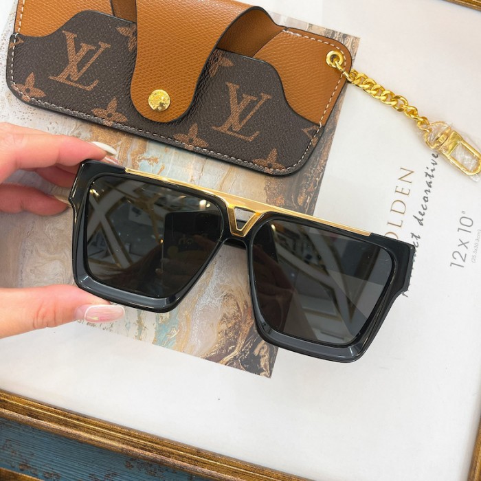 l**is V*t*n 1.1 evidence sunglasses z1502e