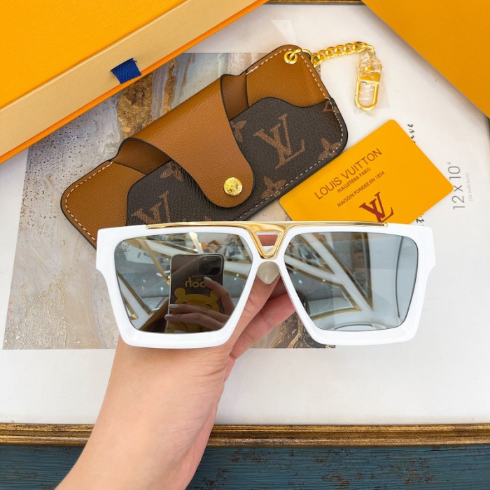 l**is V*t*n 1.1 evidence sunglasses z1503e