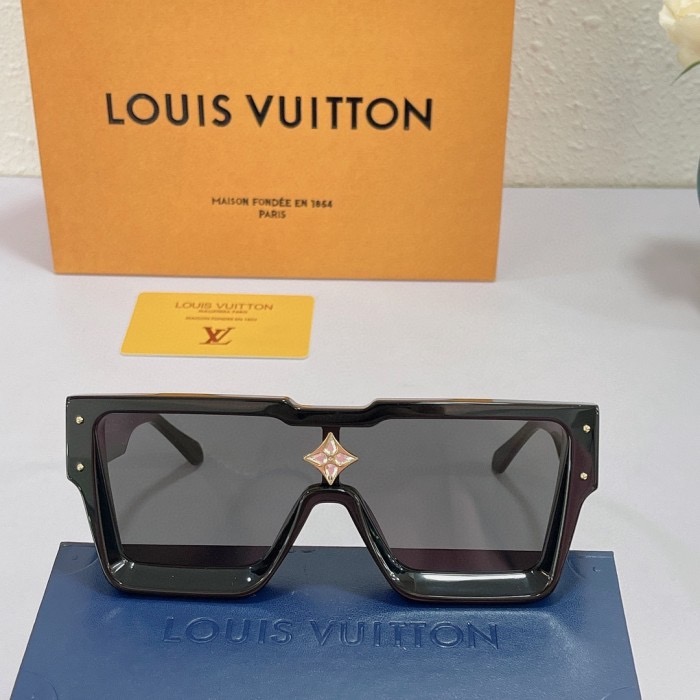 l**is V*t*n cyclone sunglasses z1547e
