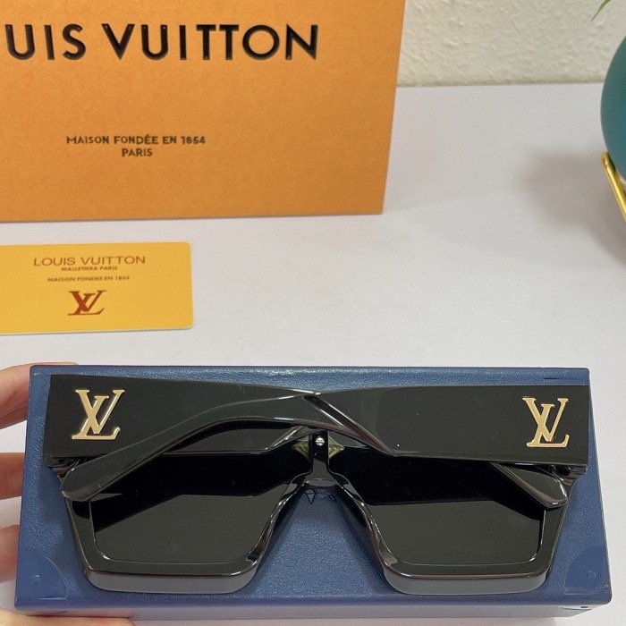 l**is V*t*n cyclone sunglasses z1547e