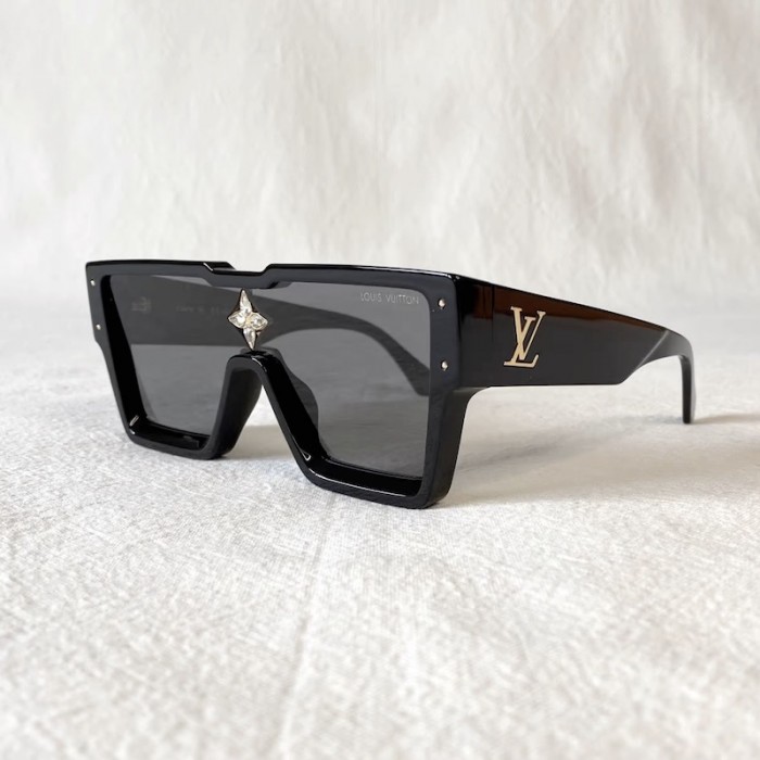 l**is V*t*n cyclone sunglasses z1547e