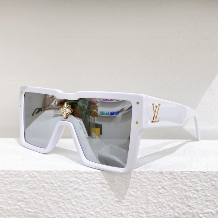 l**is V*t*n cyclone sunglasses​ z1547e white