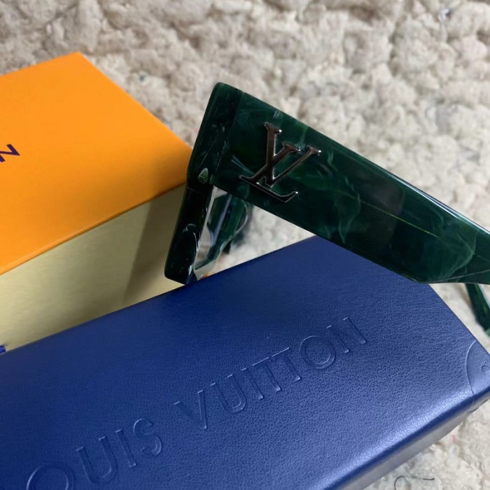 l**is V*t*n cyclone sunglasses z1552e