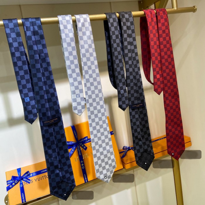 l**is V*t*n damier classique tie m71214