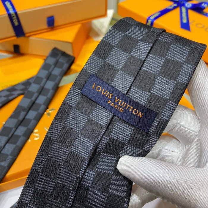l**is V*t*n damier classique tie black m78752