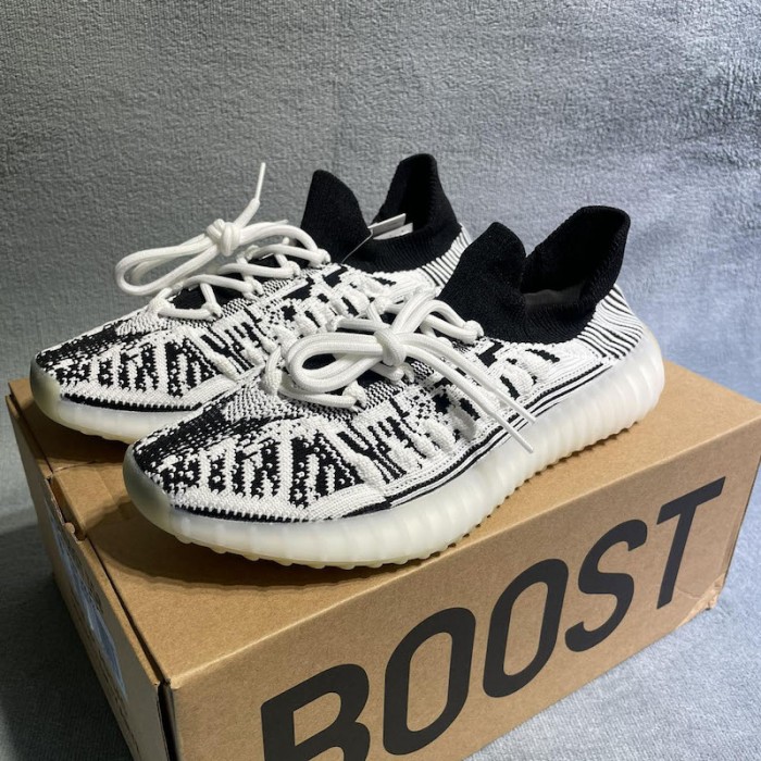 Ad*s yeezy boost 350 v2 cmpct “slate white”